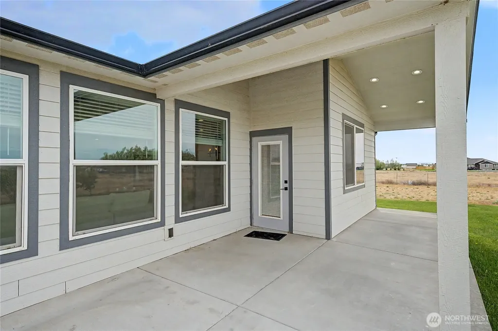 7526 Road D.5 NE Moses Lake WA 98837