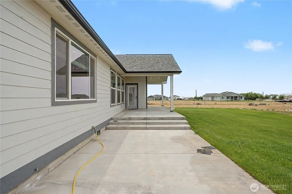 7526 Road D.5 NE Moses Lake WA 98837