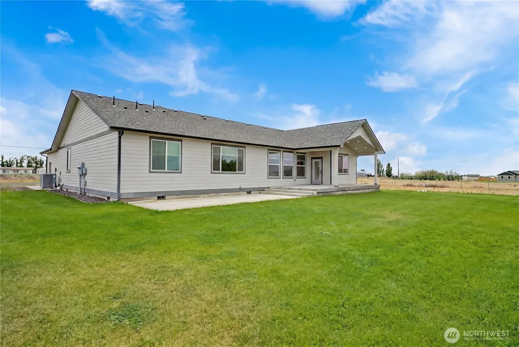 7526 Road D.5 NE Moses Lake WA 98837