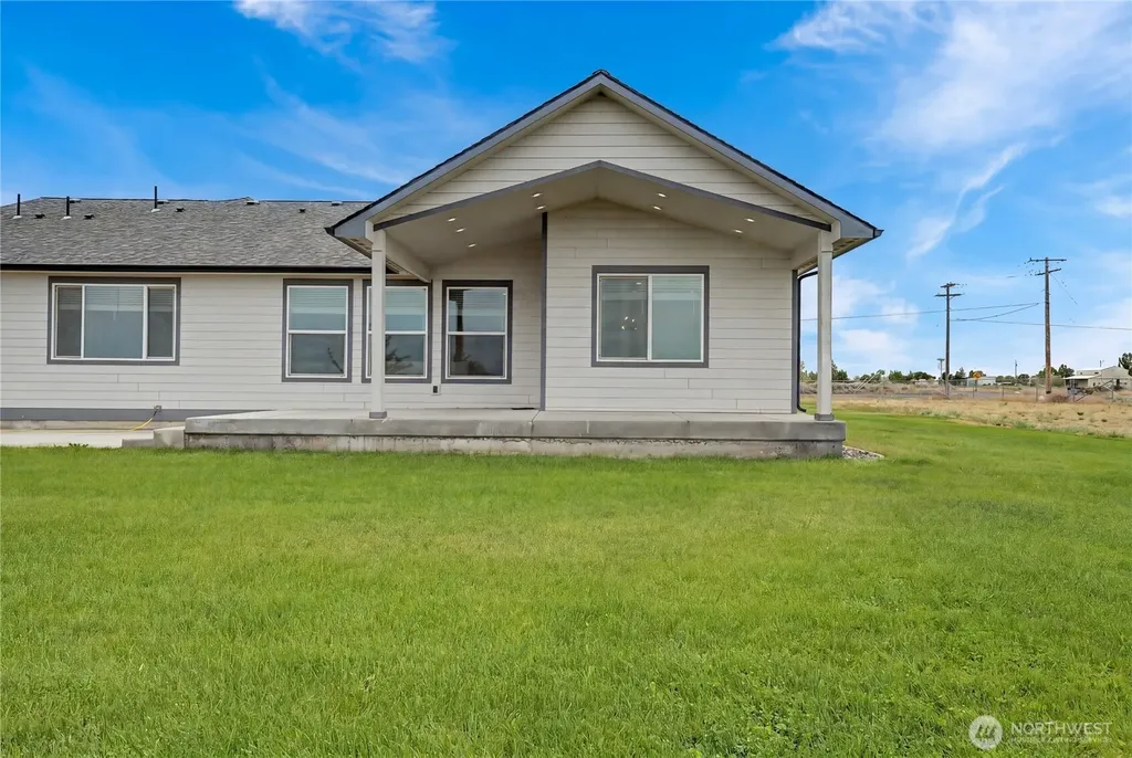 7526 Road D.5 NE Moses Lake WA 98837