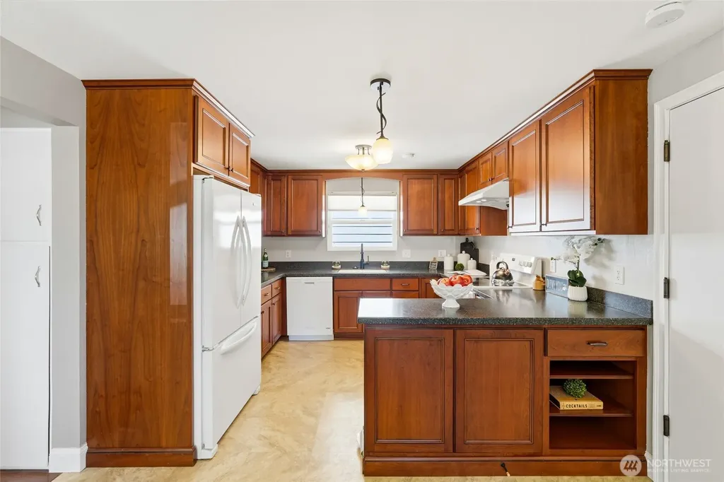 1931 Hoyt Avenue Everett WA 98201