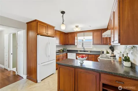 1931 Hoyt Avenue Everett WA 98201