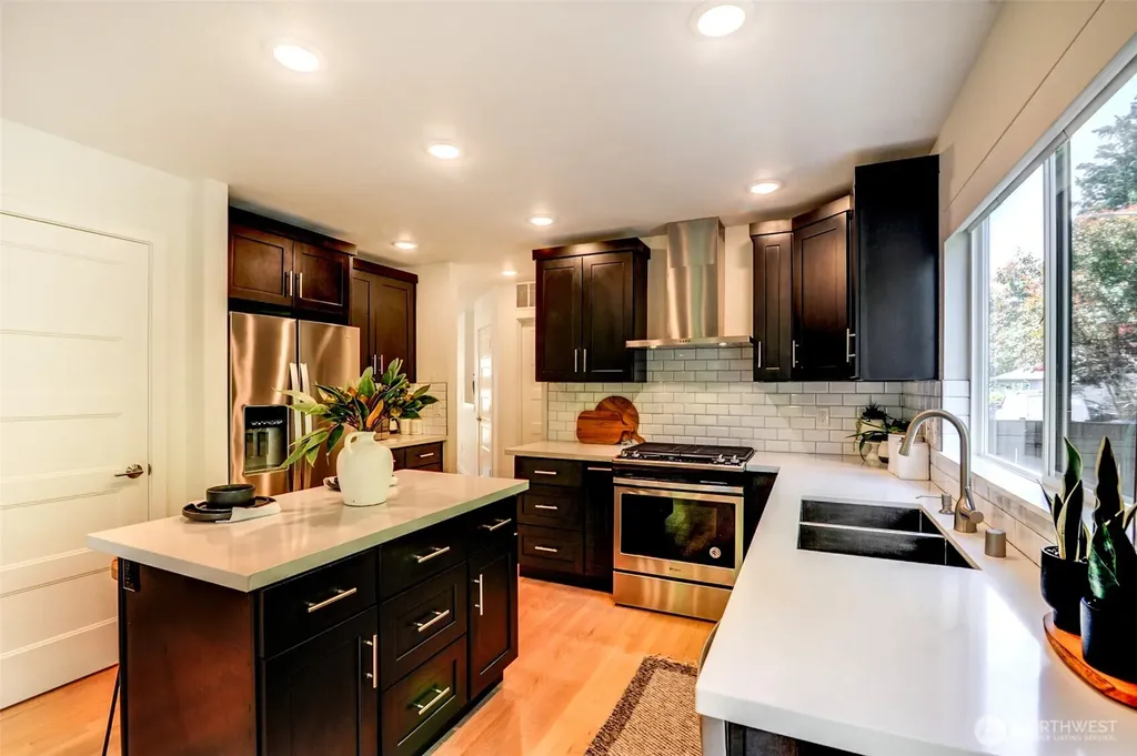 1622 Monroe Avenue NE Renton WA 98056