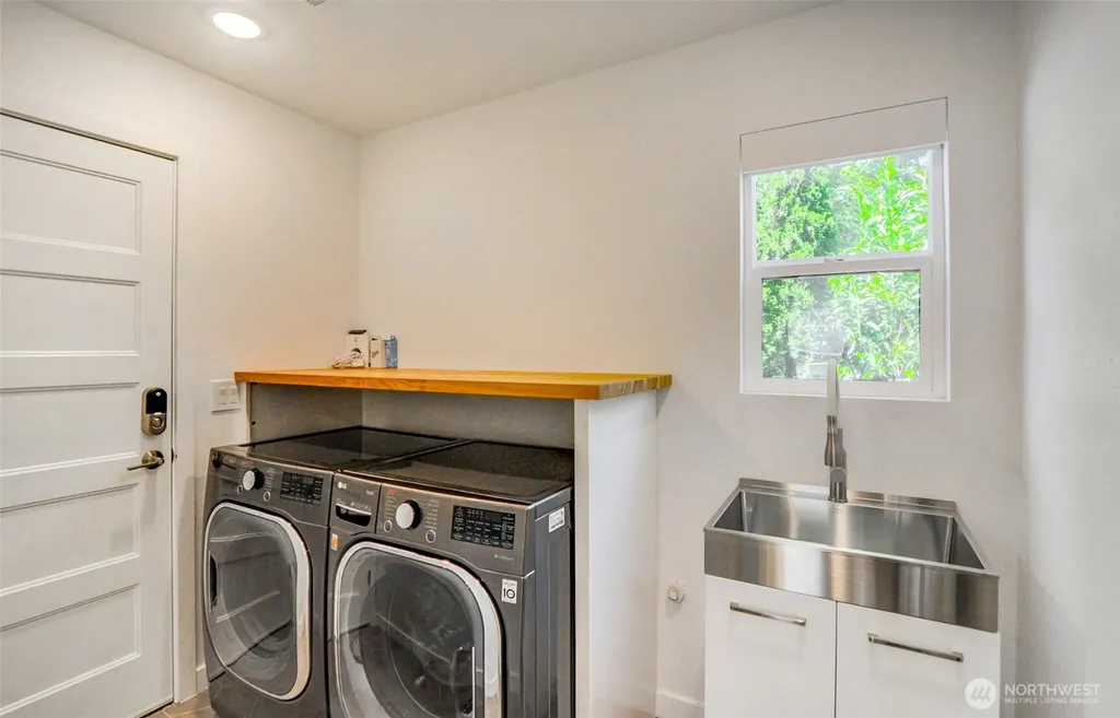 1622 Monroe Avenue NE Renton WA 98056