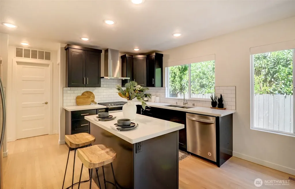 1622 Monroe Avenue NE Renton WA 98056