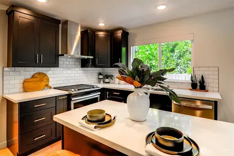 1622 Monroe Avenue NE Renton WA 98056