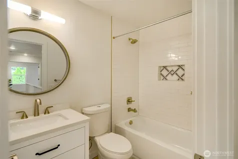1622 Monroe Avenue NE Renton WA 98056