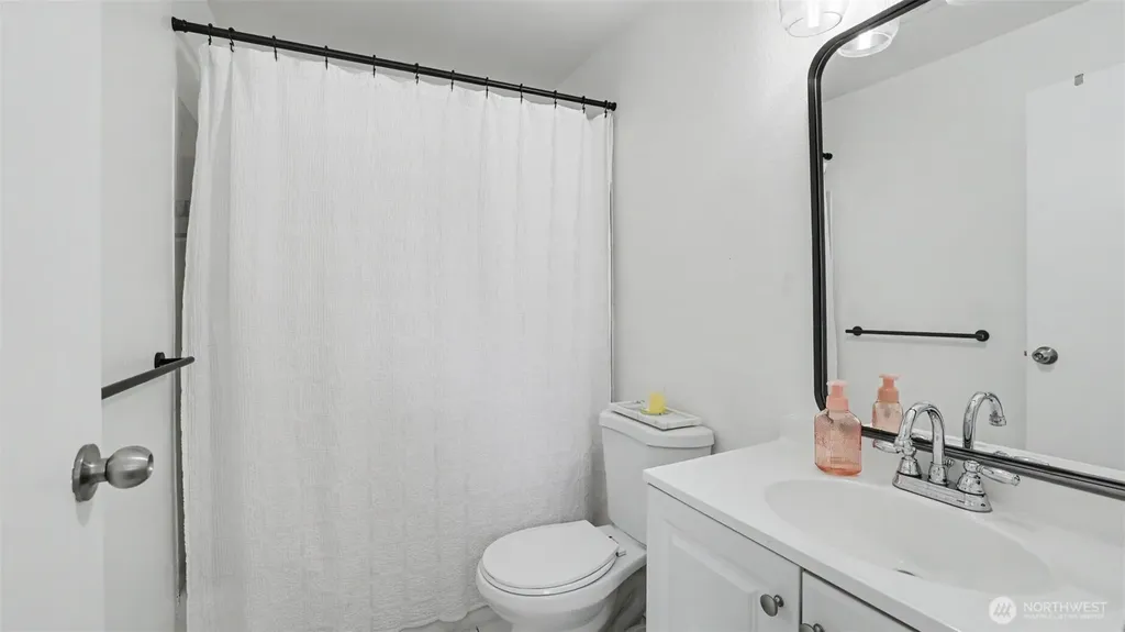24931 109th Place SE Kent WA 98030