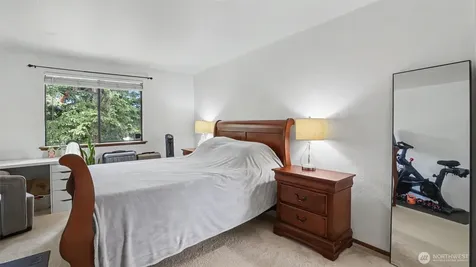 24931 109th Place SE Kent WA 98030