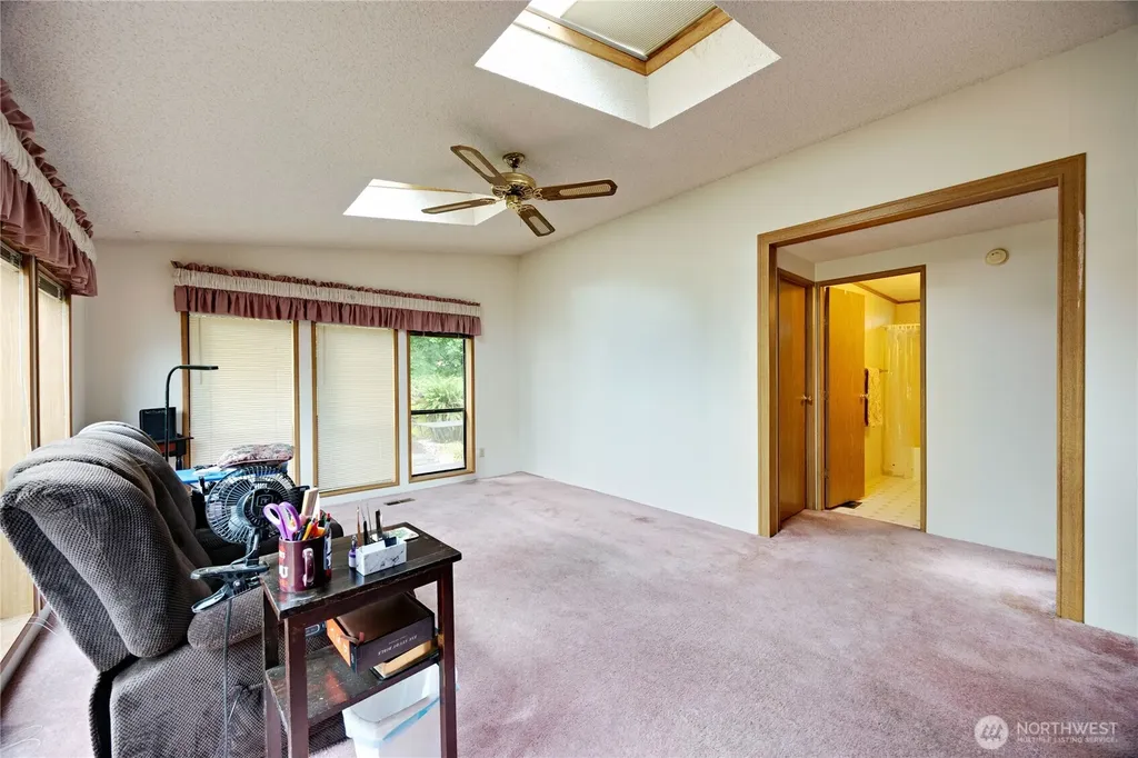 574 NW Silver Glen Lane Bremerton WA 98311
