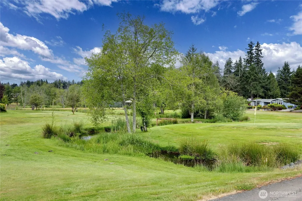 574 NW Silver Glen Lane Bremerton WA 98311
