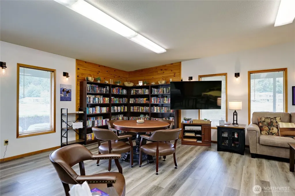 574 NW Silver Glen Lane Bremerton WA 98311