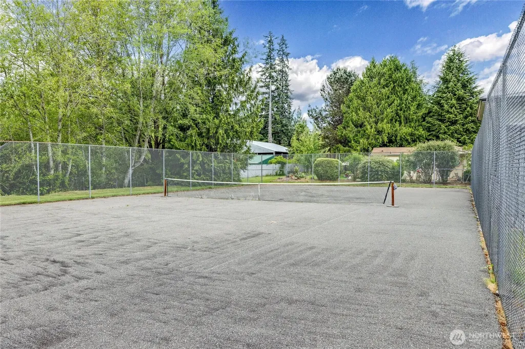 574 NW Silver Glen Lane Bremerton WA 98311