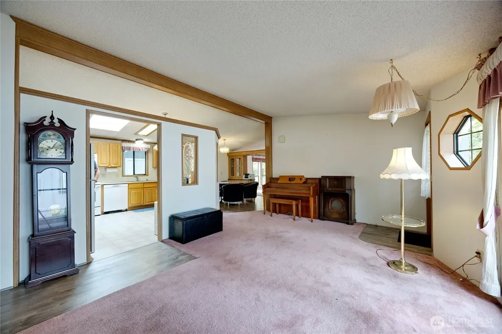 574 NW Silver Glen Lane Bremerton WA 98311