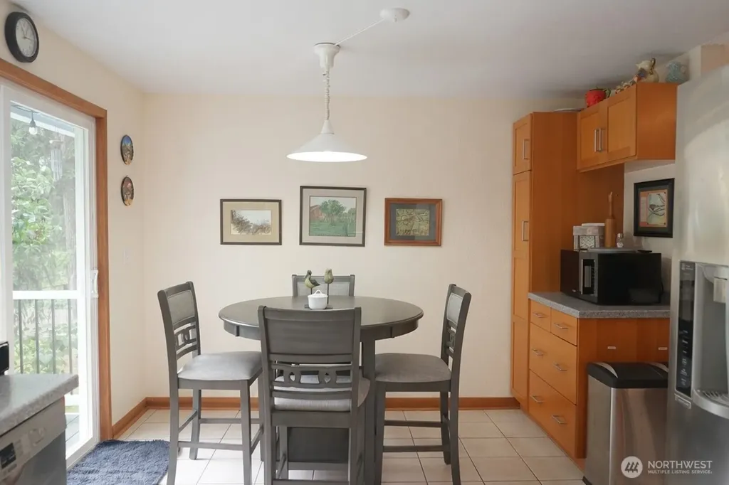 7733 Redstart Drive SE Olympia WA 98513