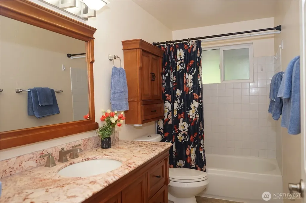 7733 Redstart Drive SE Olympia WA 98513