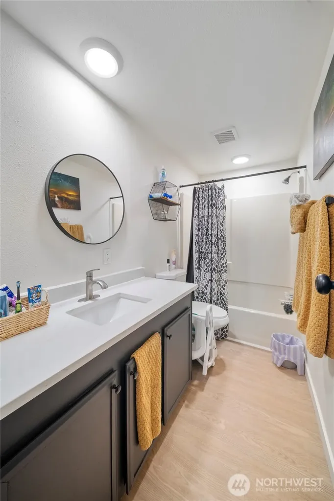 6652 5th Way SE Lacey WA 98503