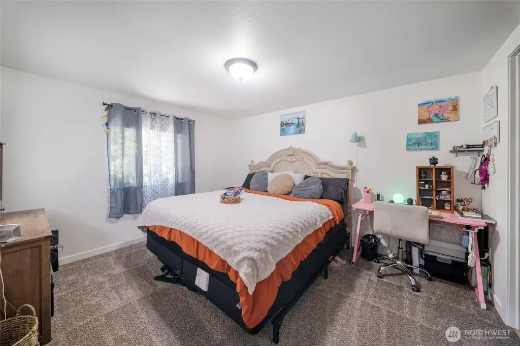 6652 5th Way SE Lacey WA 98503