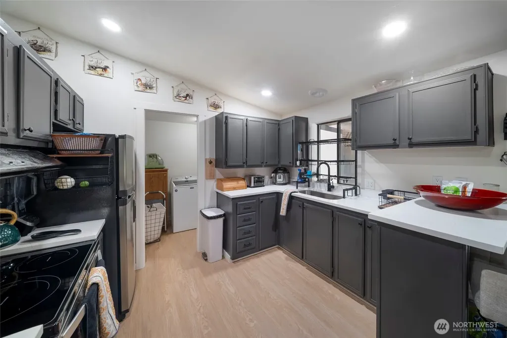 6652 5th Way SE Lacey WA 98503