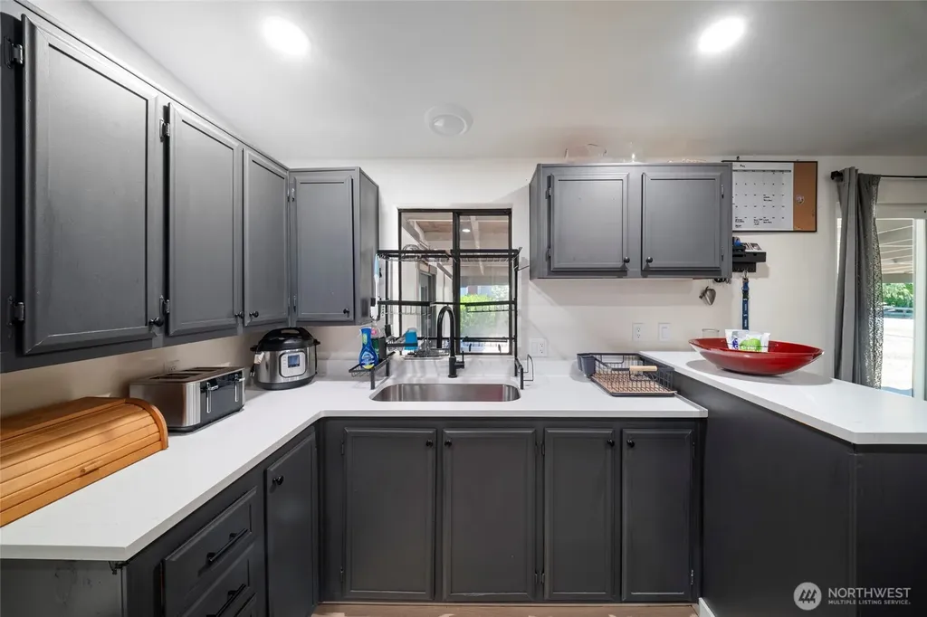 6652 5th Way SE Lacey WA 98503