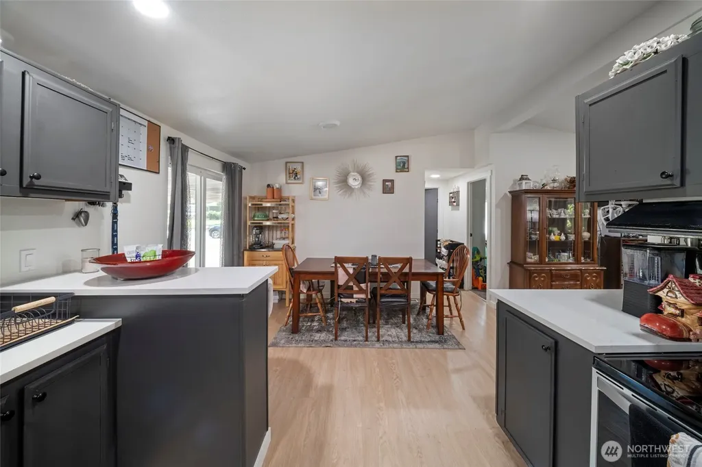 6652 5th Way SE Lacey WA 98503