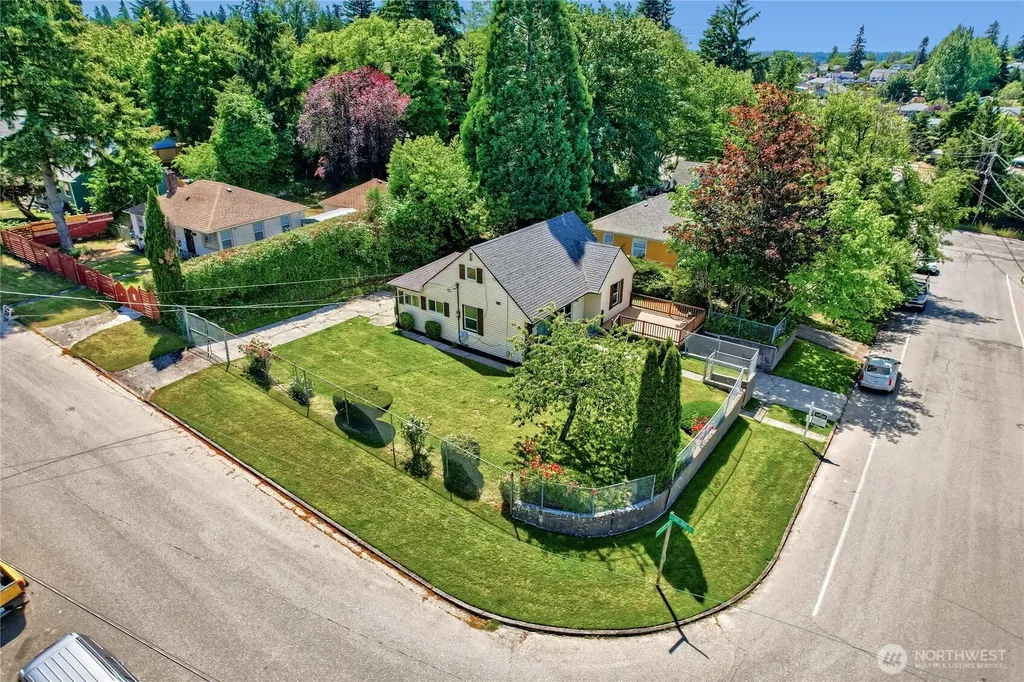 6815 S 120th Place Seattle WA 98178