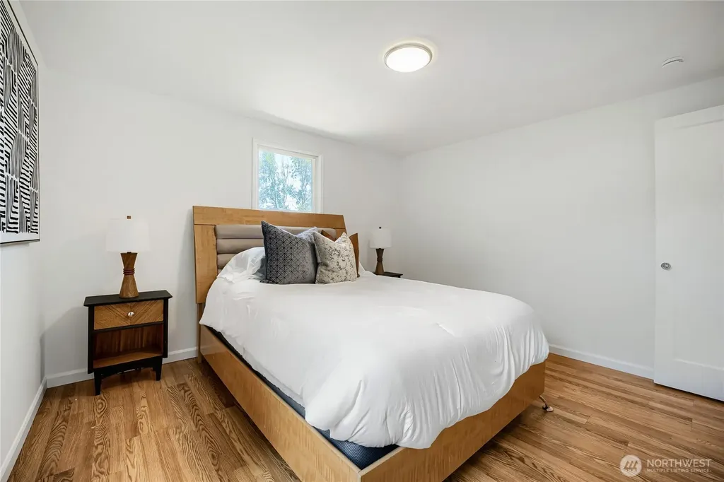 6815 S 120th Place Seattle WA 98178
