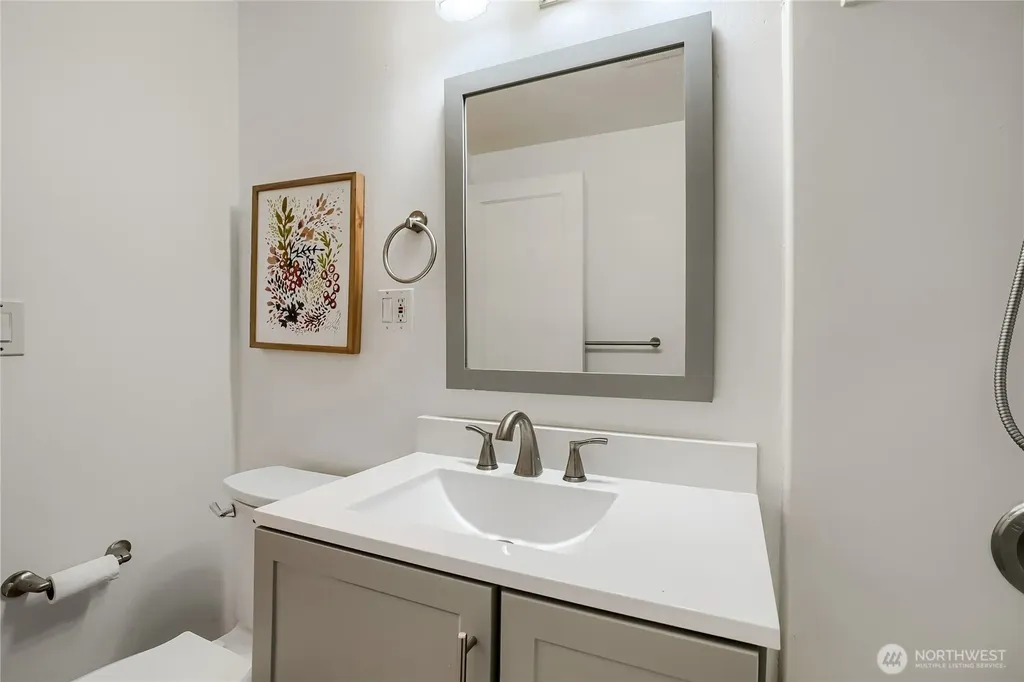 6815 S 120th Place Seattle WA 98178