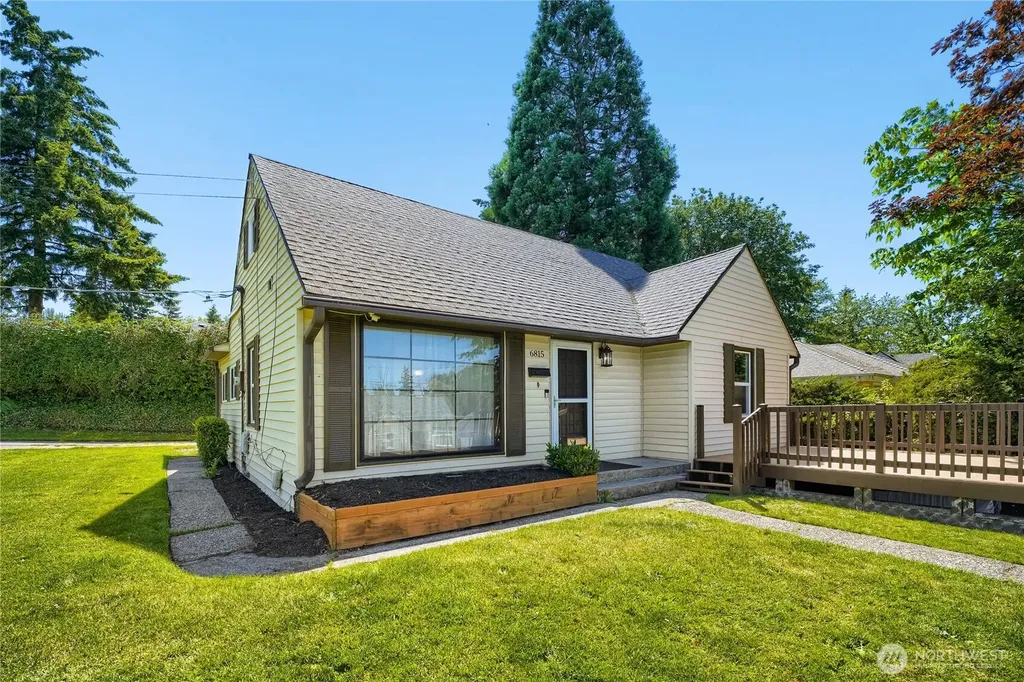 6815 S 120th Place Seattle WA 98178