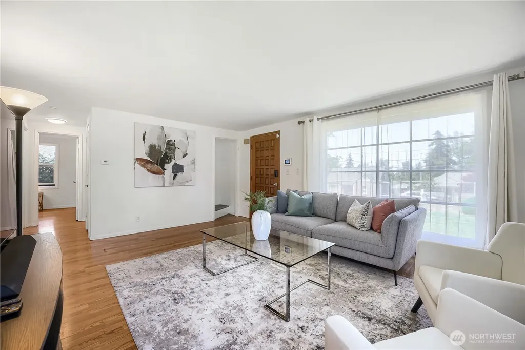 6815 S 120th Place Seattle WA 98178