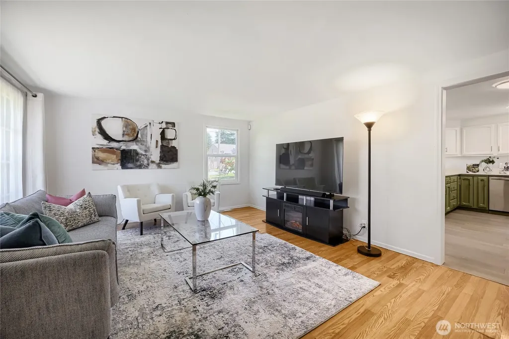 6815 S 120th Place Seattle WA 98178