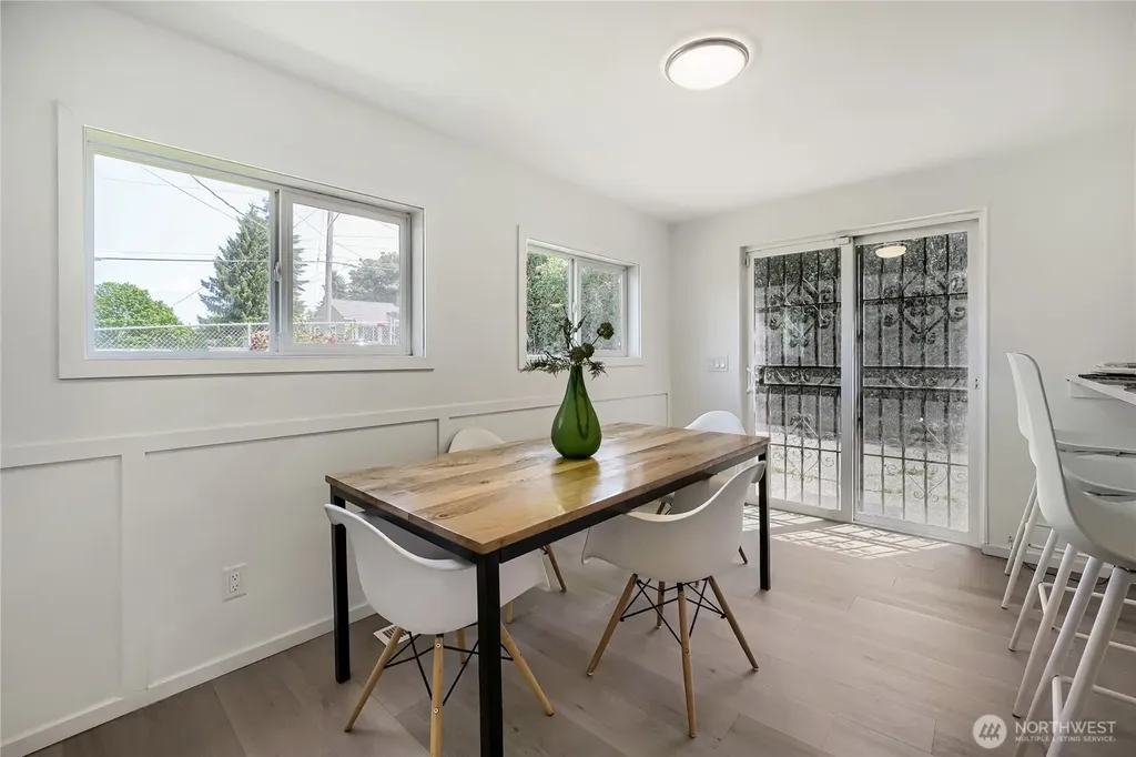 6815 S 120th Place Seattle WA 98178