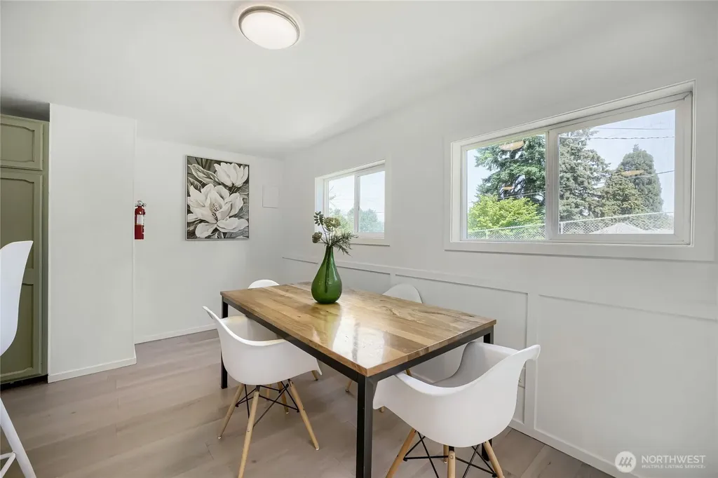 6815 S 120th Place Seattle WA 98178
