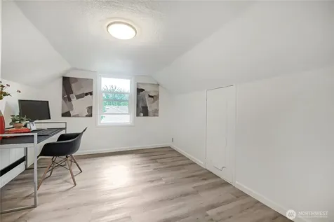 6815 S 120th Place Seattle WA 98178