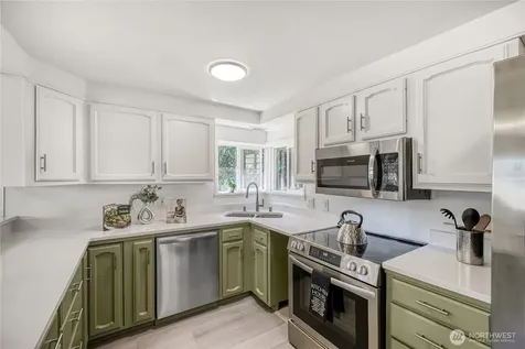 6815 S 120th Place Seattle WA 98178