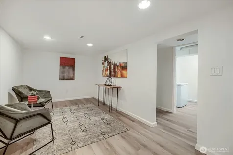 6815 S 120th Place Seattle WA 98178