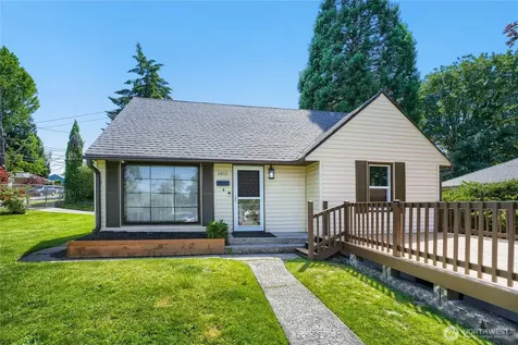 6815 S 120th Place Seattle WA 98178