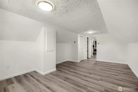 6815 S 120th Place Seattle WA 98178