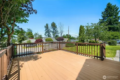 6815 S 120th Place Seattle WA 98178
