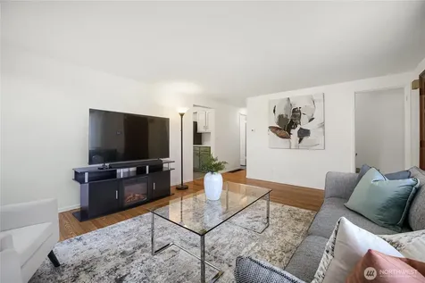 6815 S 120th Place Seattle WA 98178