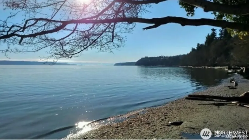1988 Cascade View Drive Camano Island WA 98282