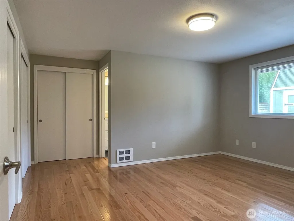1988 Cascade View Drive Camano Island WA 98282