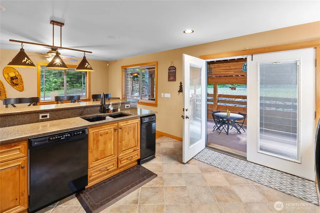 5451 Kachess Lake Road Easton WA 98925