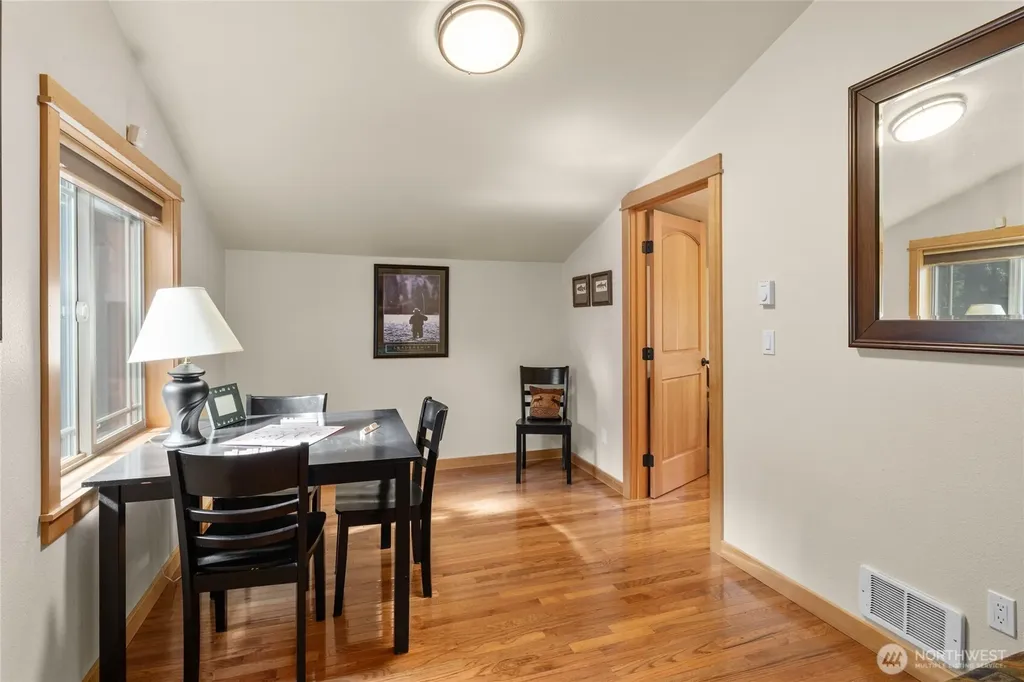 5451 Kachess Lake Road Easton WA 98925
