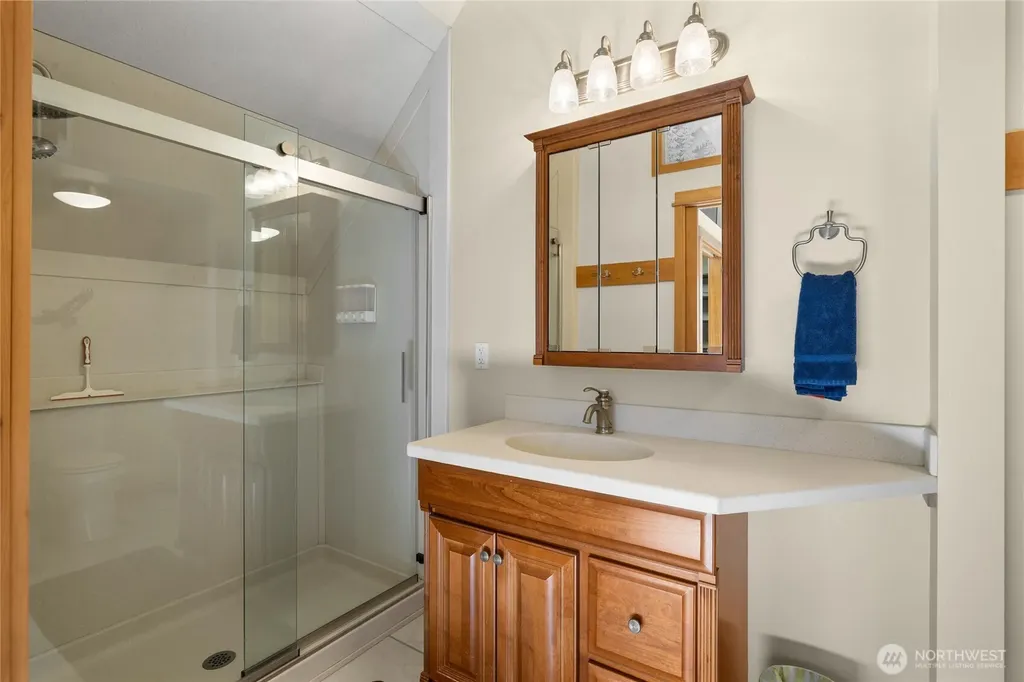 5451 Kachess Lake Road Easton WA 98925