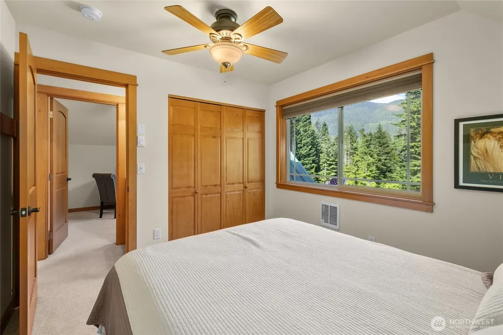 5451 Kachess Lake Road Easton WA 98925