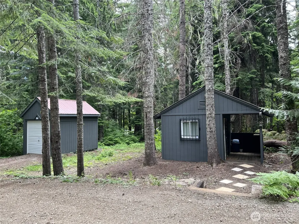 5451 Kachess Lake Road Easton WA 98925