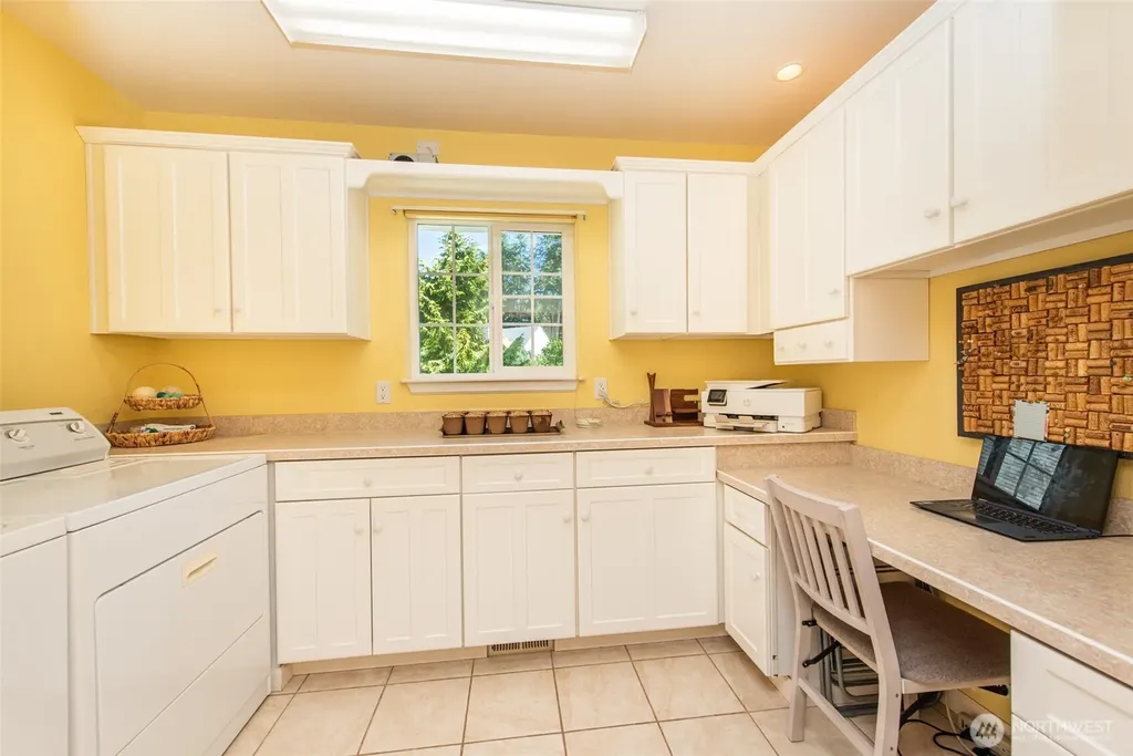 142 Charles Way Sequim WA 98382