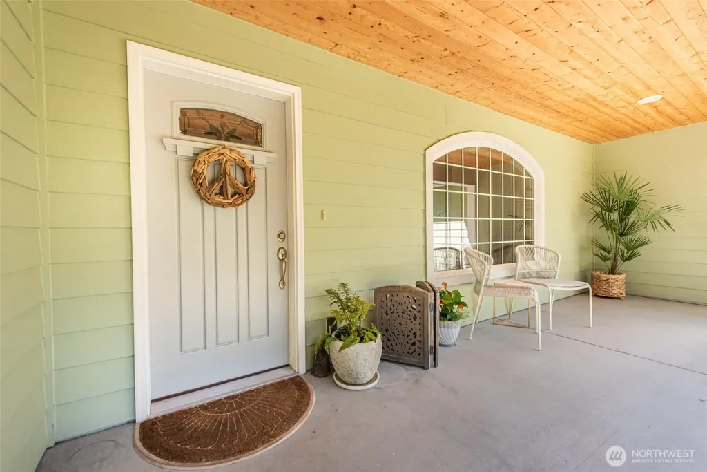 142 Charles Way Sequim WA 98382