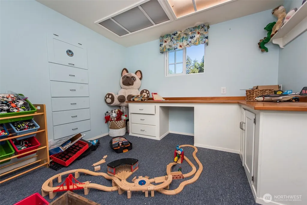 142 Charles Way Sequim WA 98382